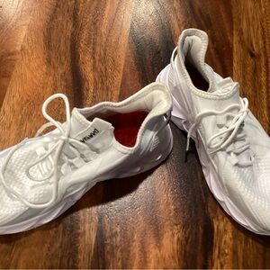 White Athletic Sneakers women’s .